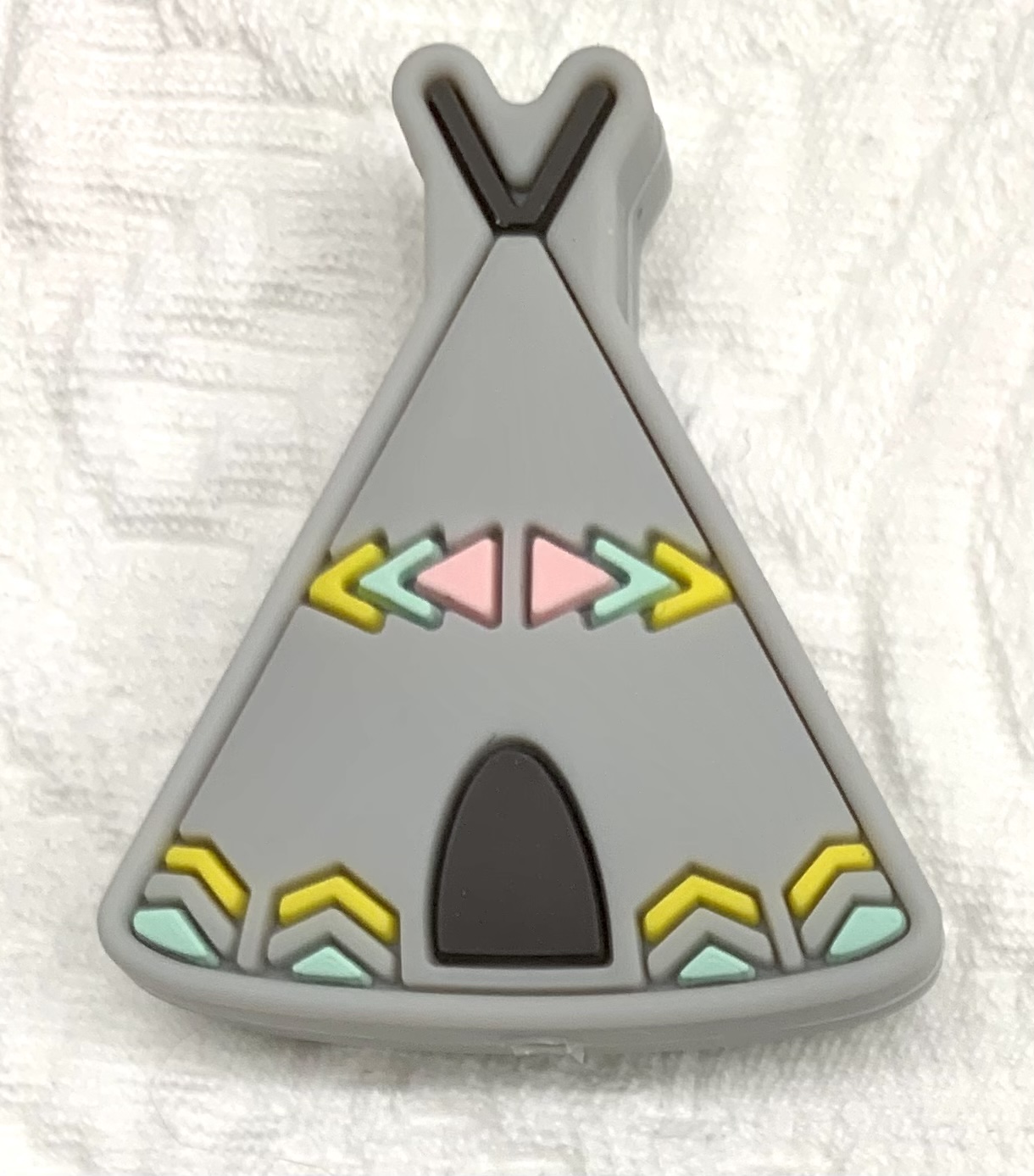 Beissmotiv Tipi hellgrau