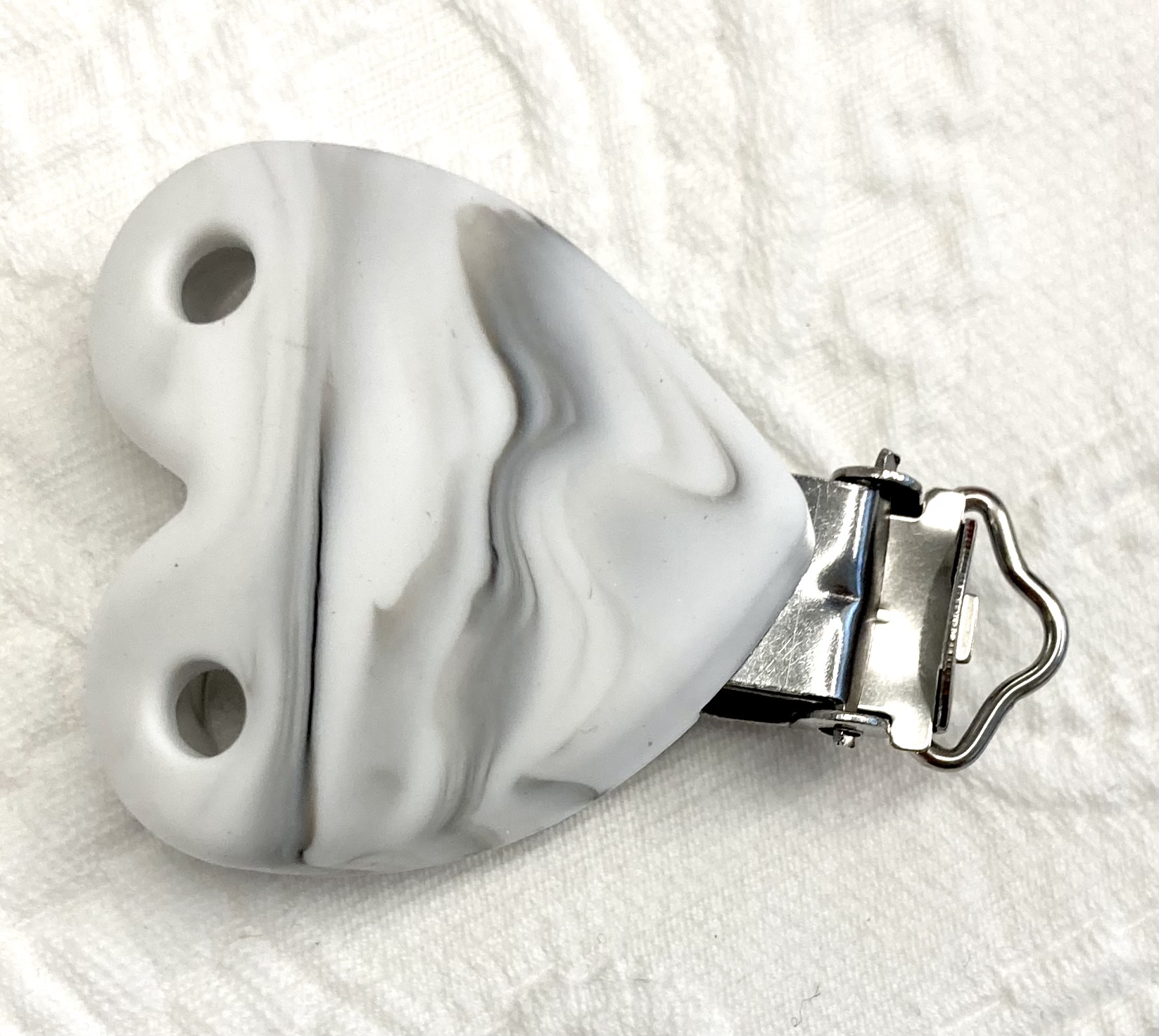 Silikon Formclips Herz Marmor grau-weiss 