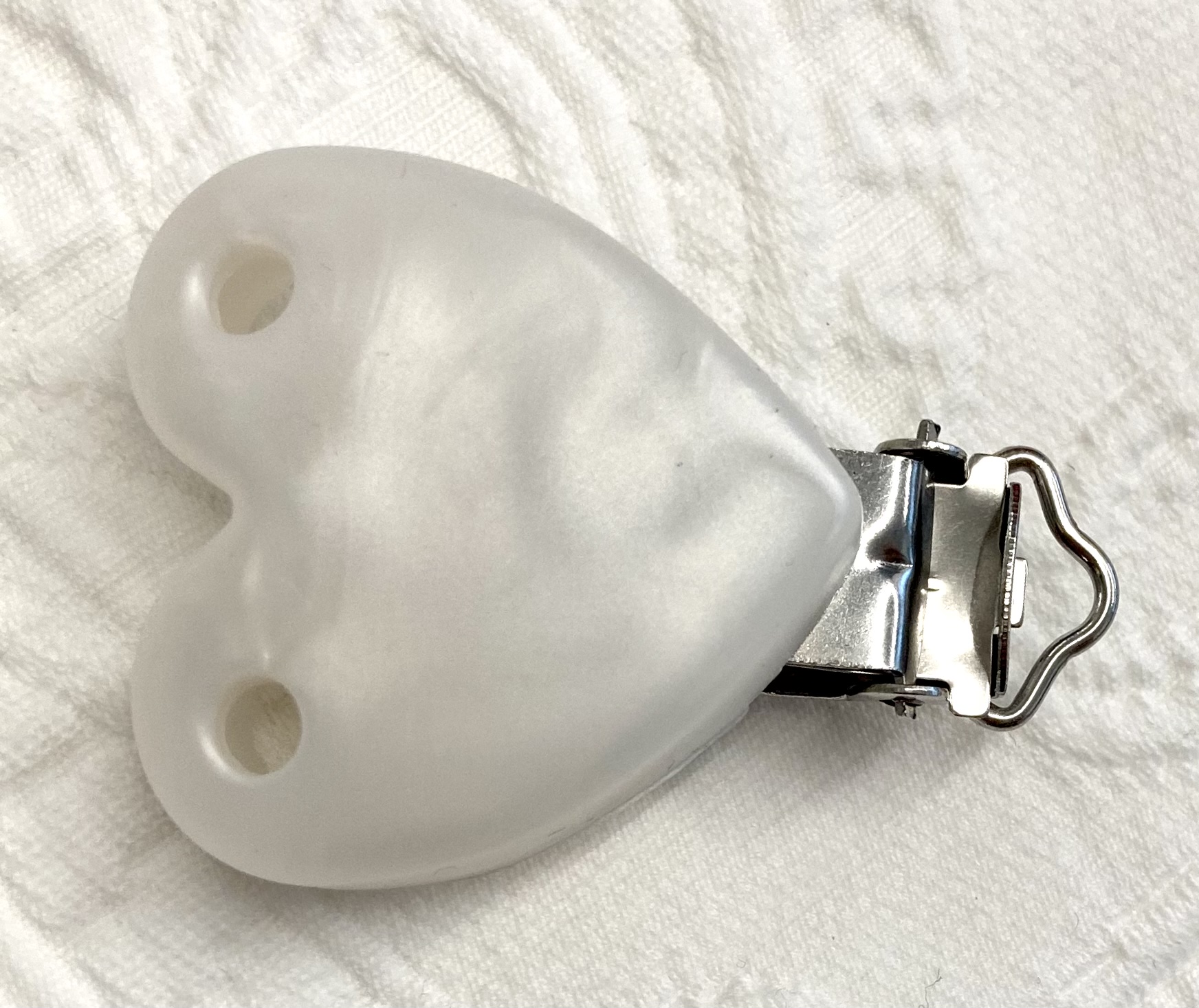 Silikon Formclips Herz weiss metallic 