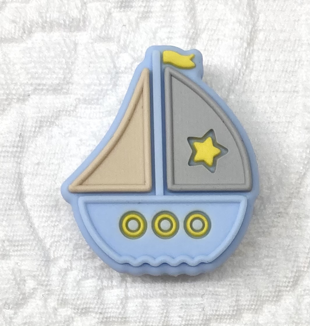Beissmotiv Segelboot pastellblau 