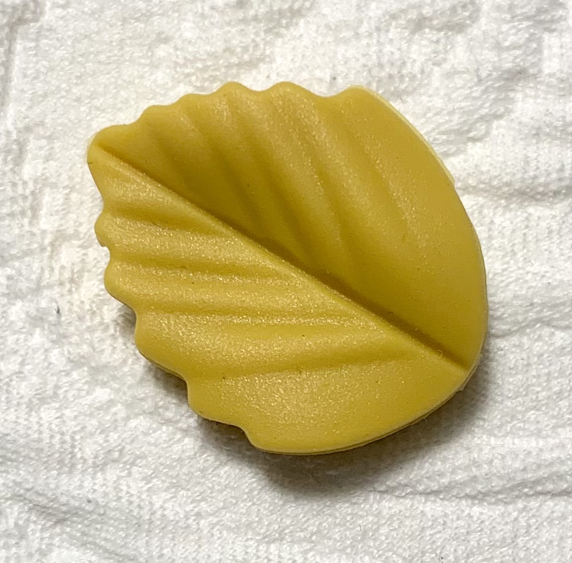Beissmotiv 3D Blatt senfgelb 