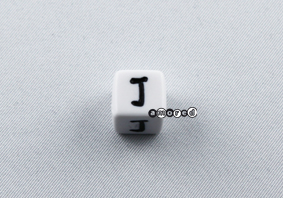 Kunstoffbuchstaben 11mm weiss-schwarz *J*