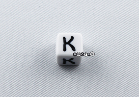 Kunstoffbuchstaben 11mm weiss-schwarz *K*