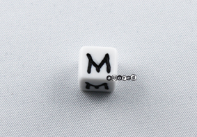 Kunstoffbuchstaben 11mm weiss-schwarz *M*