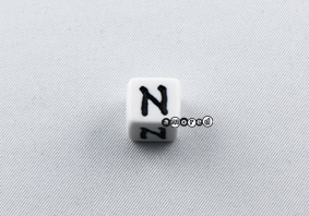 Kunstoffbuchstaben 11mm weiss-schwarz *N*