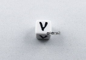 Kunstoffbuchstaben 11mm weiss-schwarz *V*