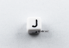 Kunstoffbuchstaben 10mm weiss-schwarz *J*