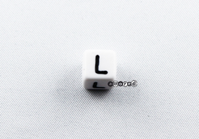 Kunstoffbuchstaben 10mm weiss-schwarz *L*