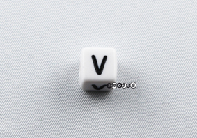 Kunstoffbuchstaben 10mm weiss-schwarz *V*