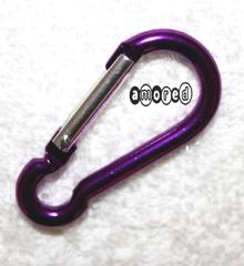 Metallkarabiner lila