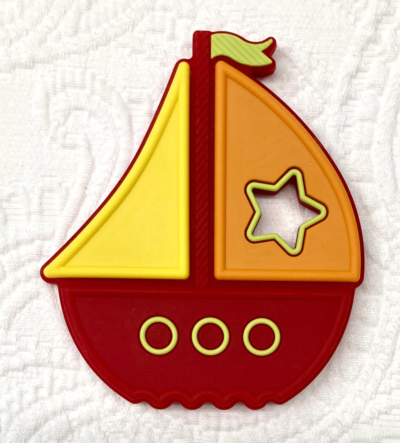 Beissanhänger Segelboot rot