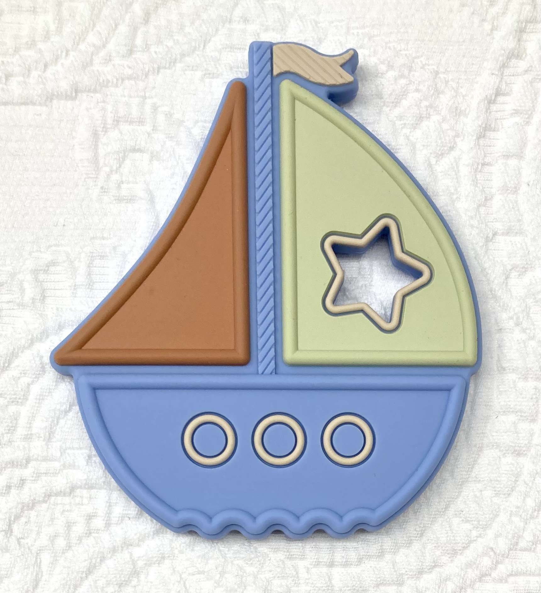 Beissanhänger Segelboot pastellblau 