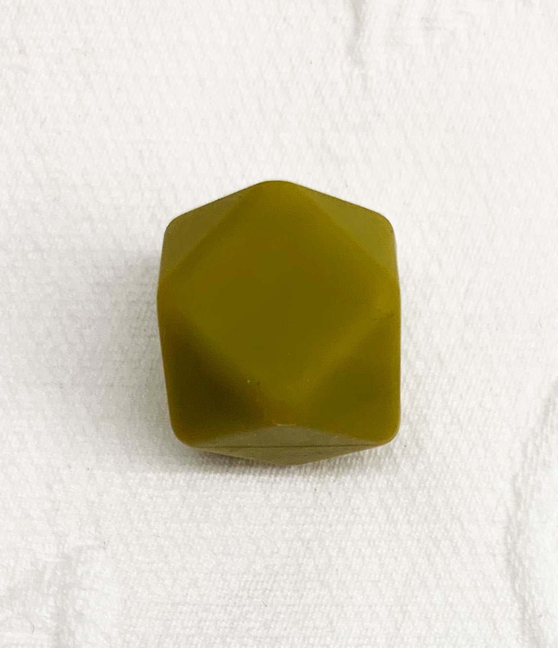 Beissmotiv Diamant Hexagon olivgrün 