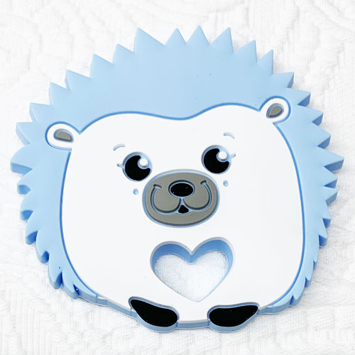 Beissanhänger Igel pastellblau 