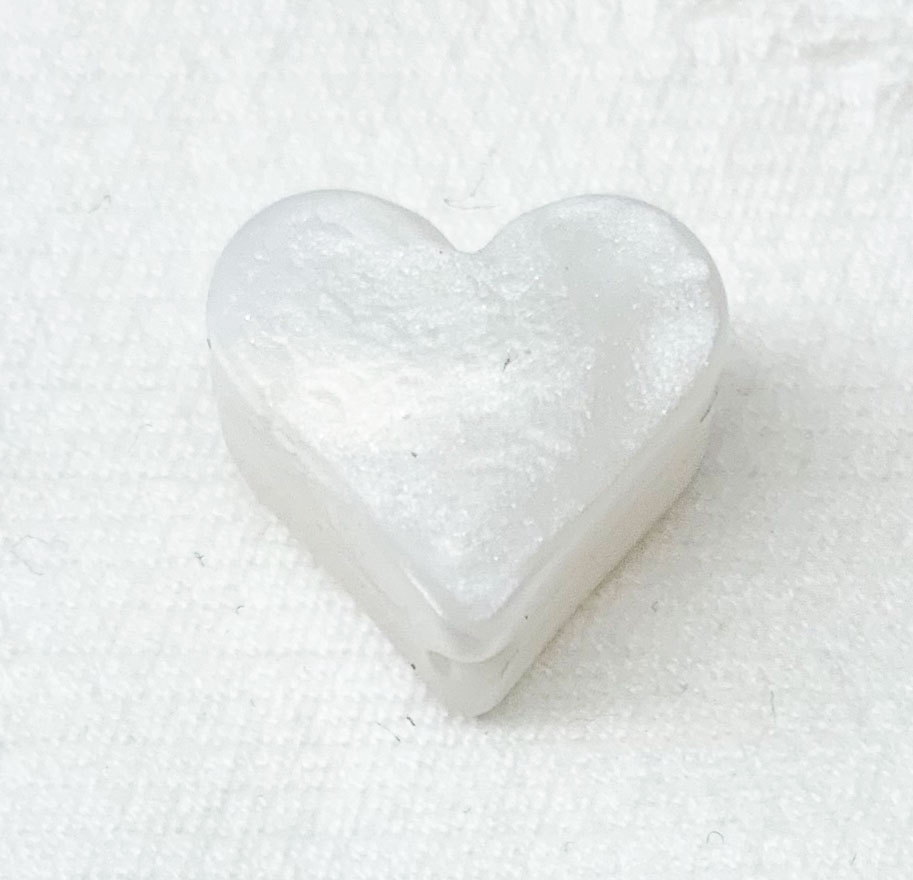 Beissmotiv Mini Herzli weiss metallic