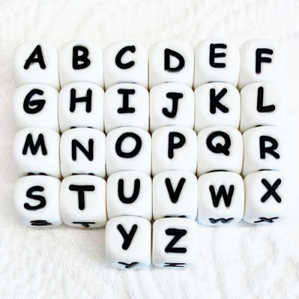 100 Stk. Silikon Buchstaben Würfel weiss 10mm gemischt