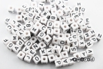 Kunstoffbuchstaben 10 mm (Set assortiert à 200 Stück)